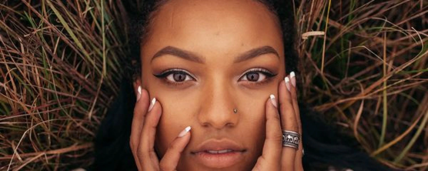 El secreto del lifting facial para rejuvenecer tu rostro