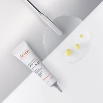 Avene Hyaluron Activ Procedure, Crema Micro-Lift Ojos y Labios 0,05% Retinal 15 ml